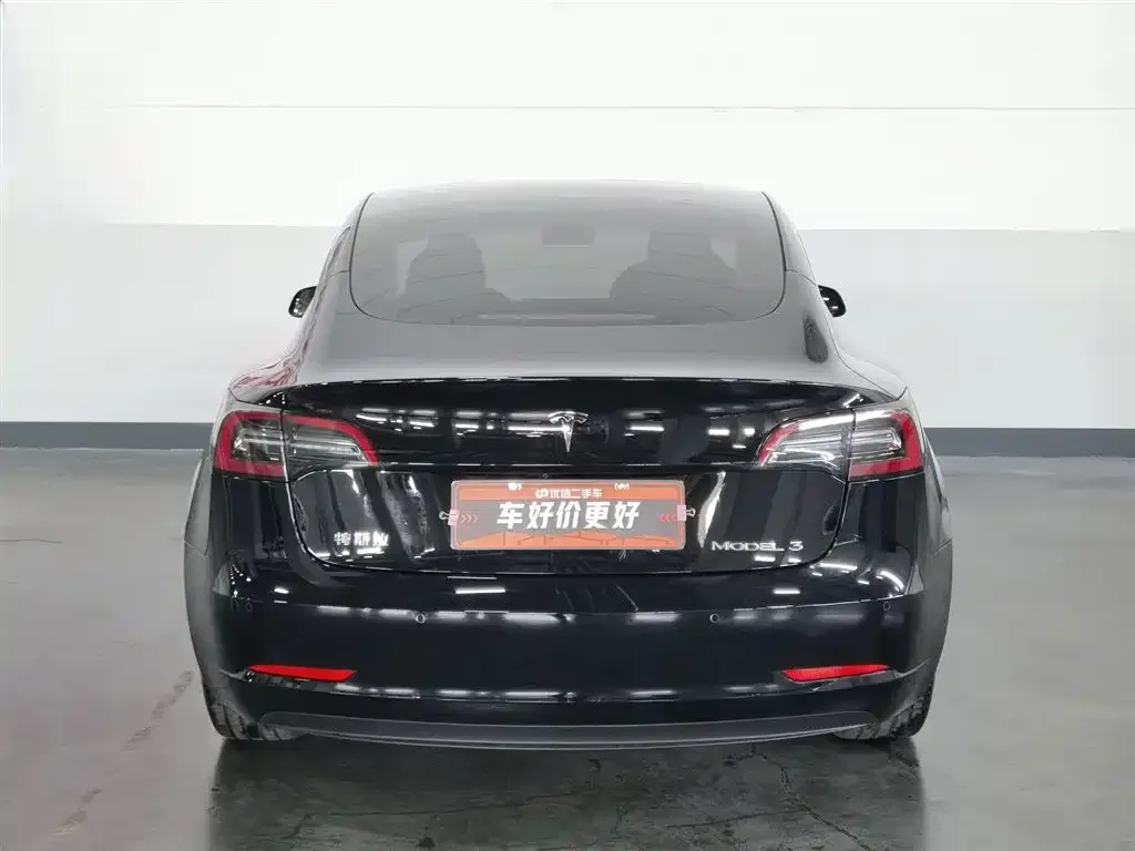 Tesla Model 3 — фото 9