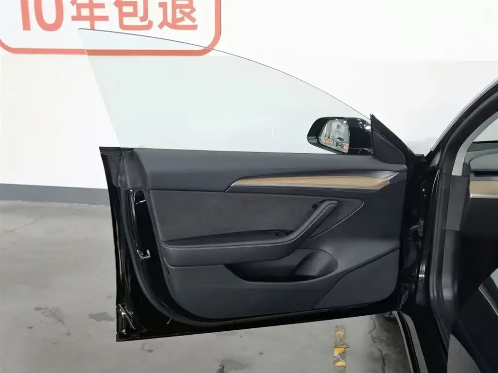 Tesla Model 3 — фото 2