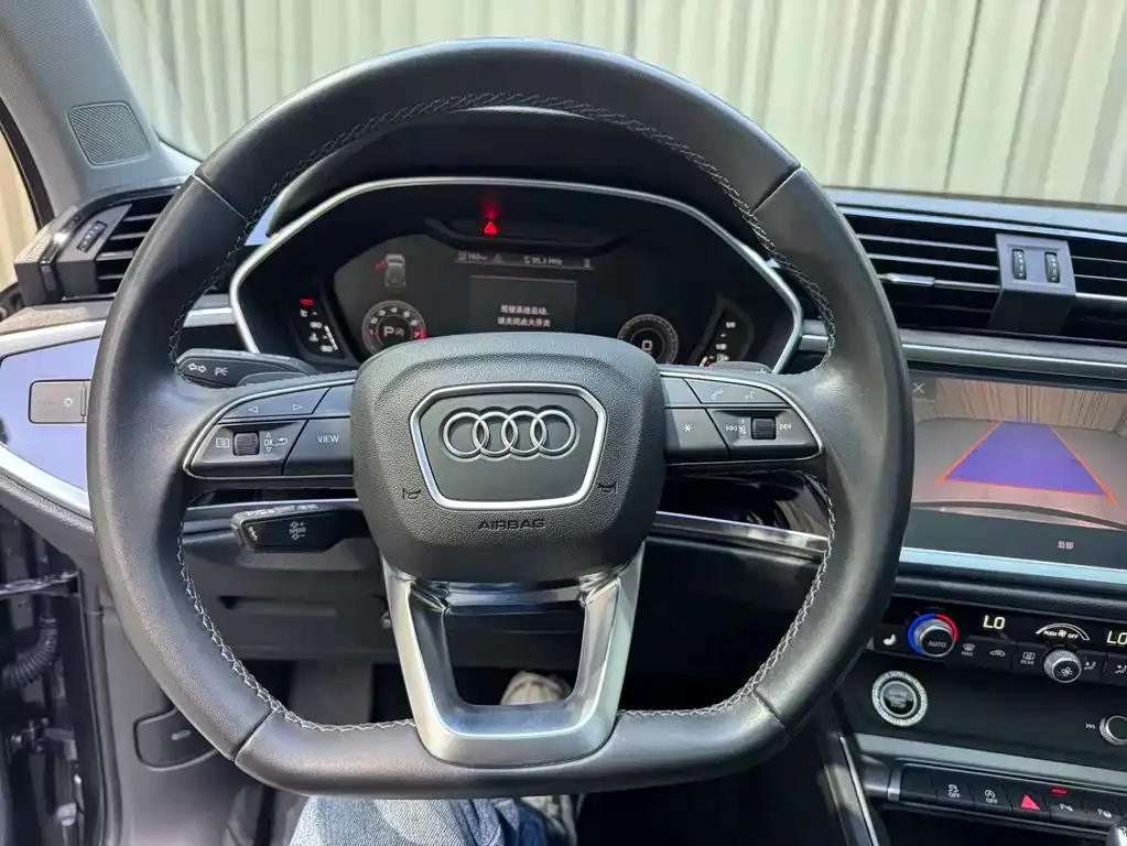 Audi Q3 — фото 2