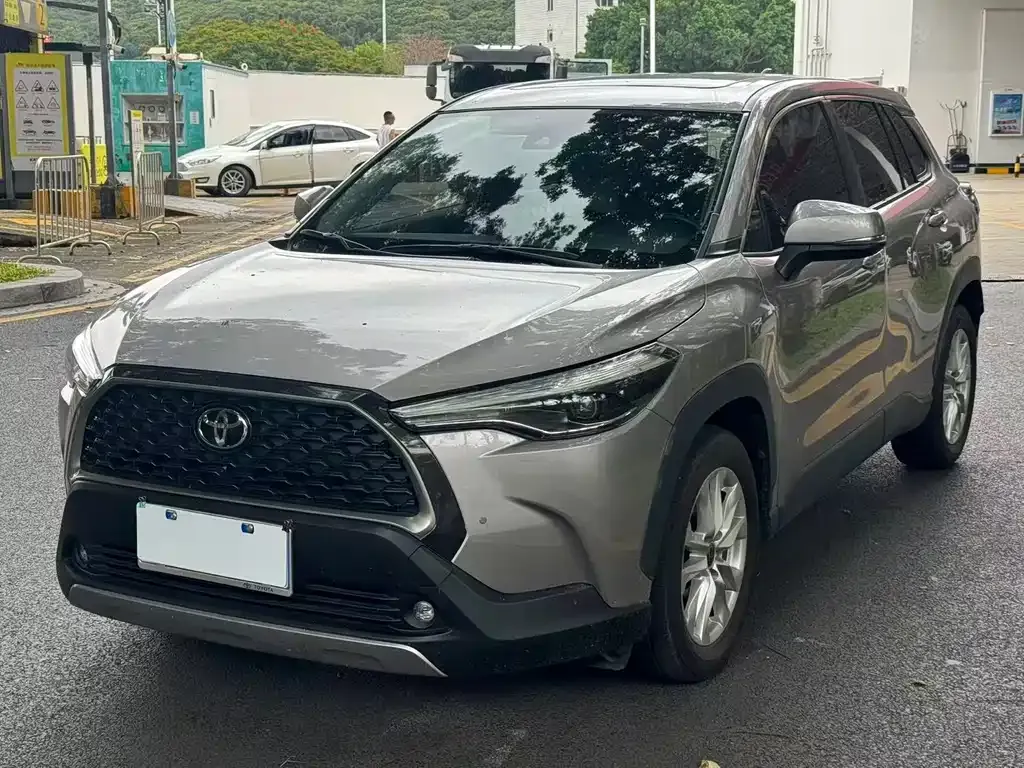 Toyota Corolla Cross — фото 1