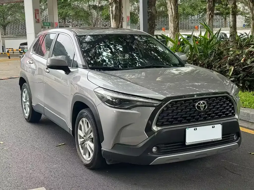 Toyota Corolla Cross — фото 10