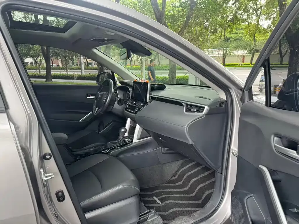 Toyota Corolla Cross — фото 3
