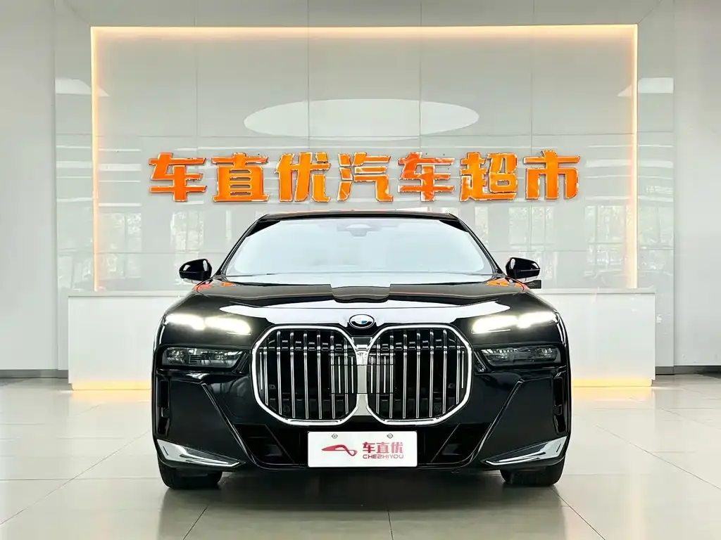 BMW 7 Series 2024 из CN, фото 2
