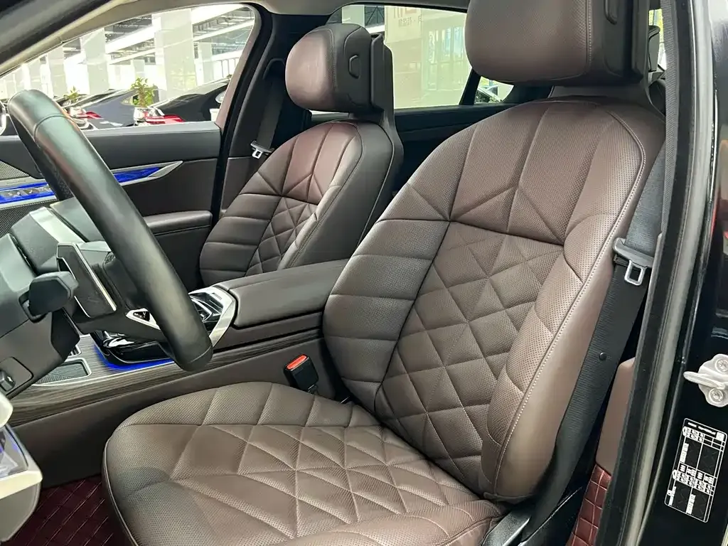 BMW 7 Series 2024 из CN, фото 6