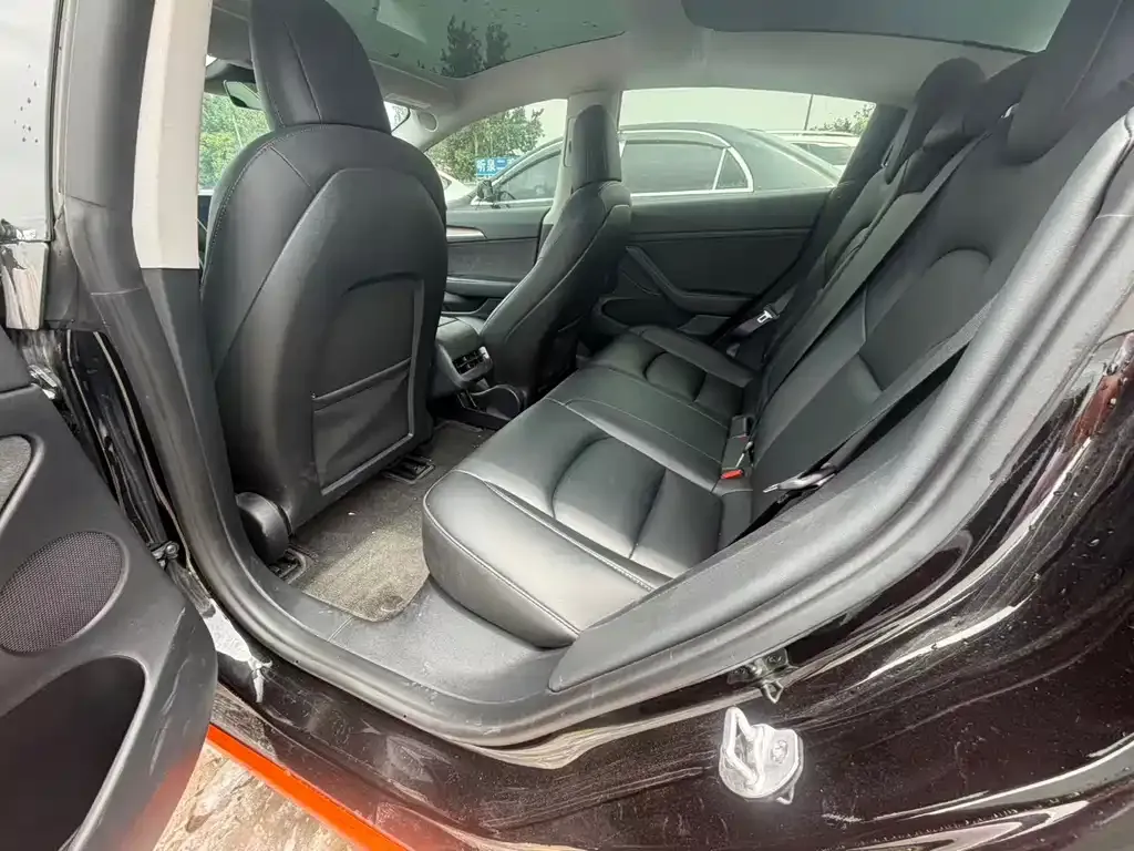 Tesla Model 3 — фото 6