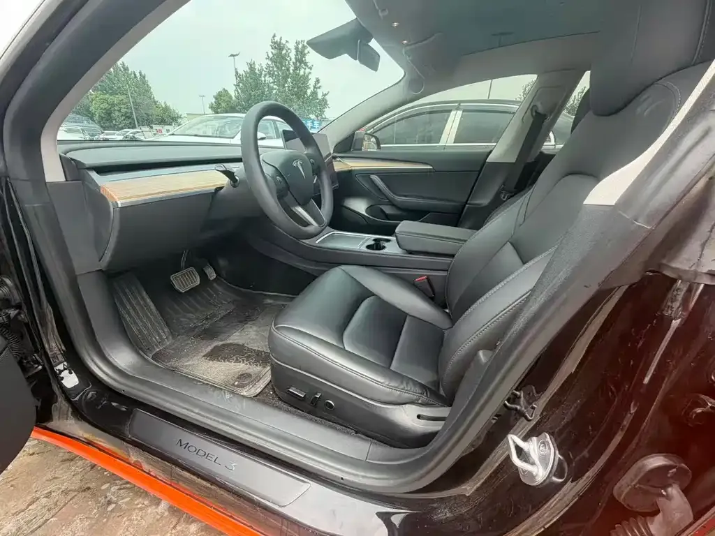 Tesla Model 3 — фото 3