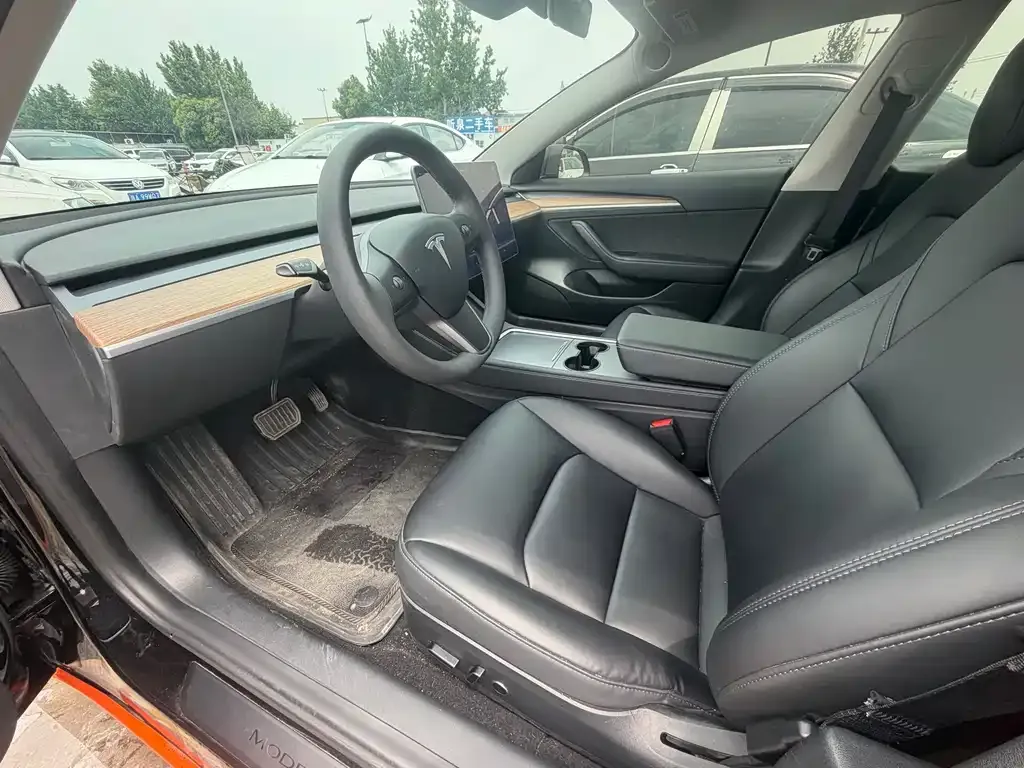 Tesla Model 3 — фото 4