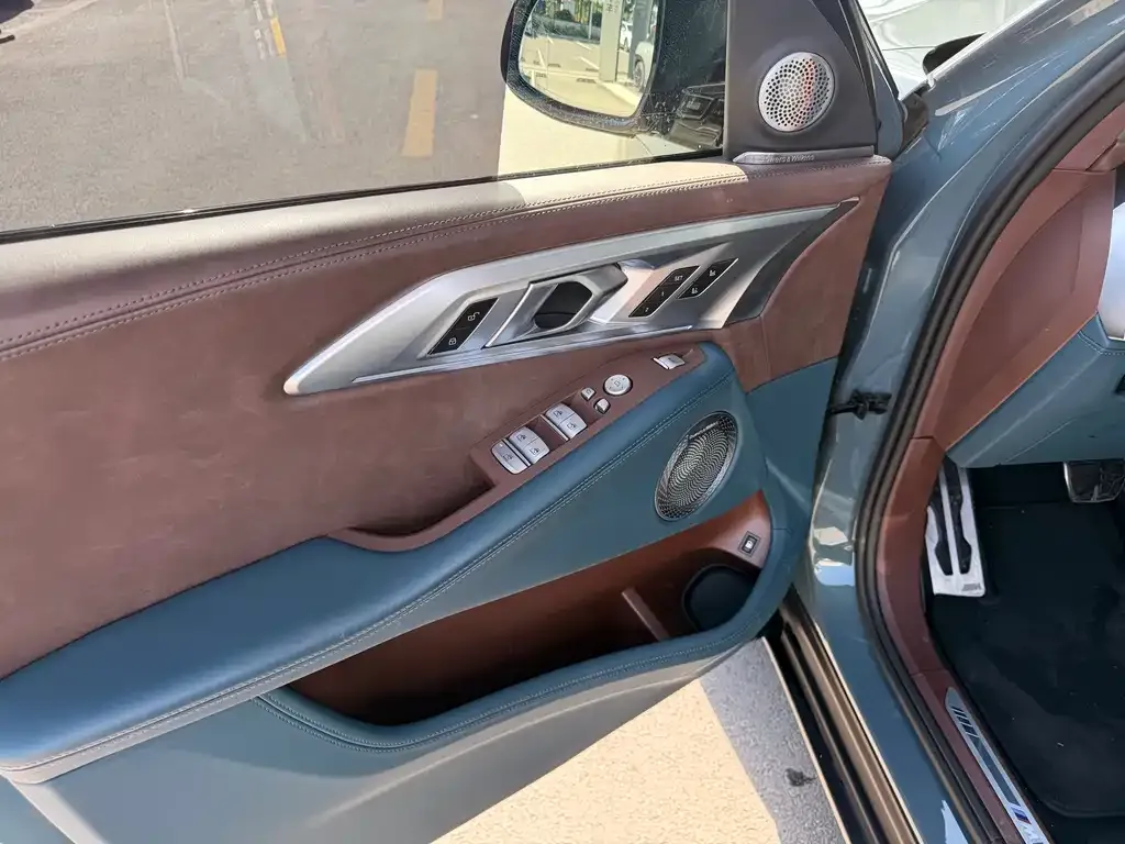 BMW XM 2023 из CN, фото 2