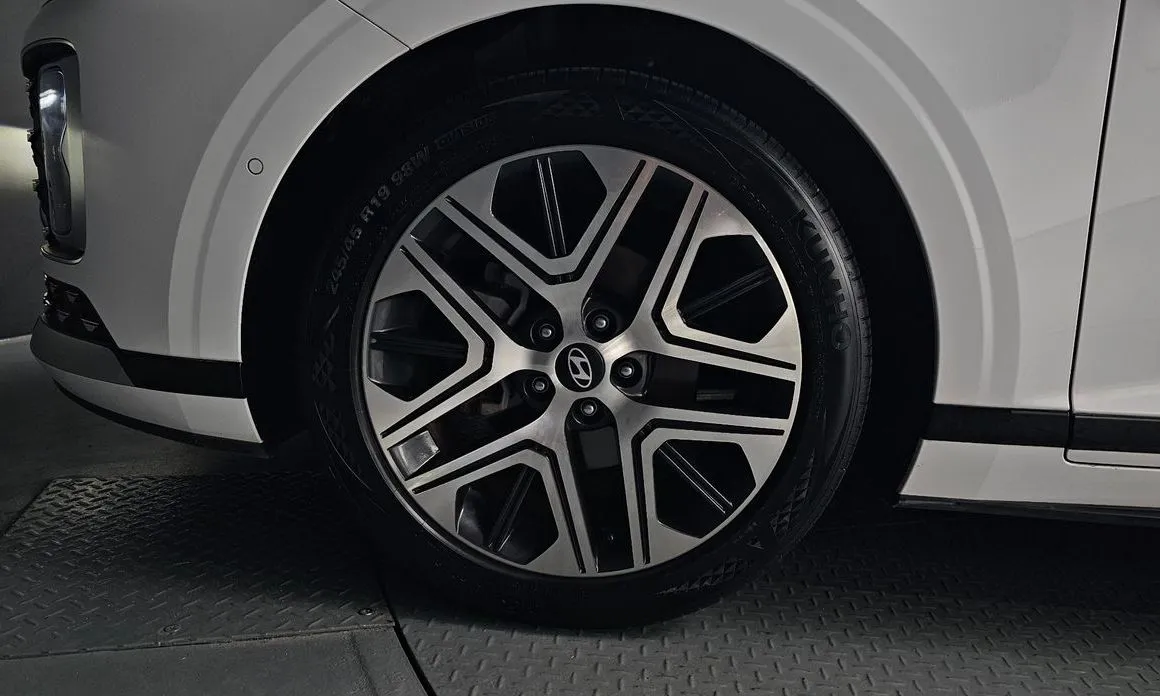 Hyundai Grandeur 2023 из KR, фото 2