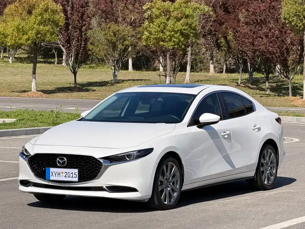 Mazda 3 Axela — фото 1