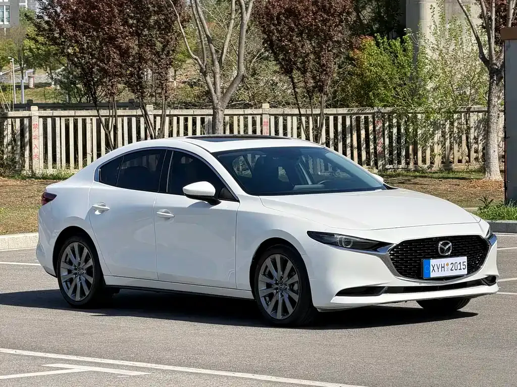 Mazda 3 Axela — фото 9