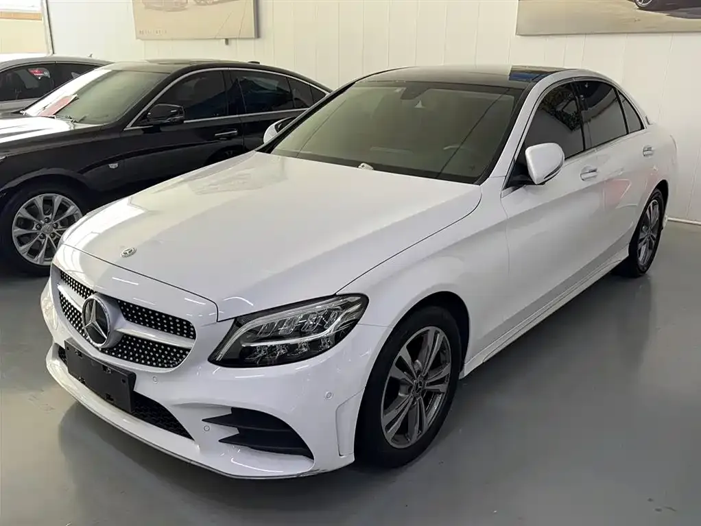 Mercedes-Benz C-Class — фото 1