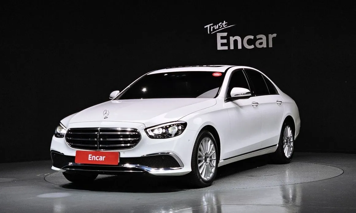 Mercedes-Benz E-Class — фото 1