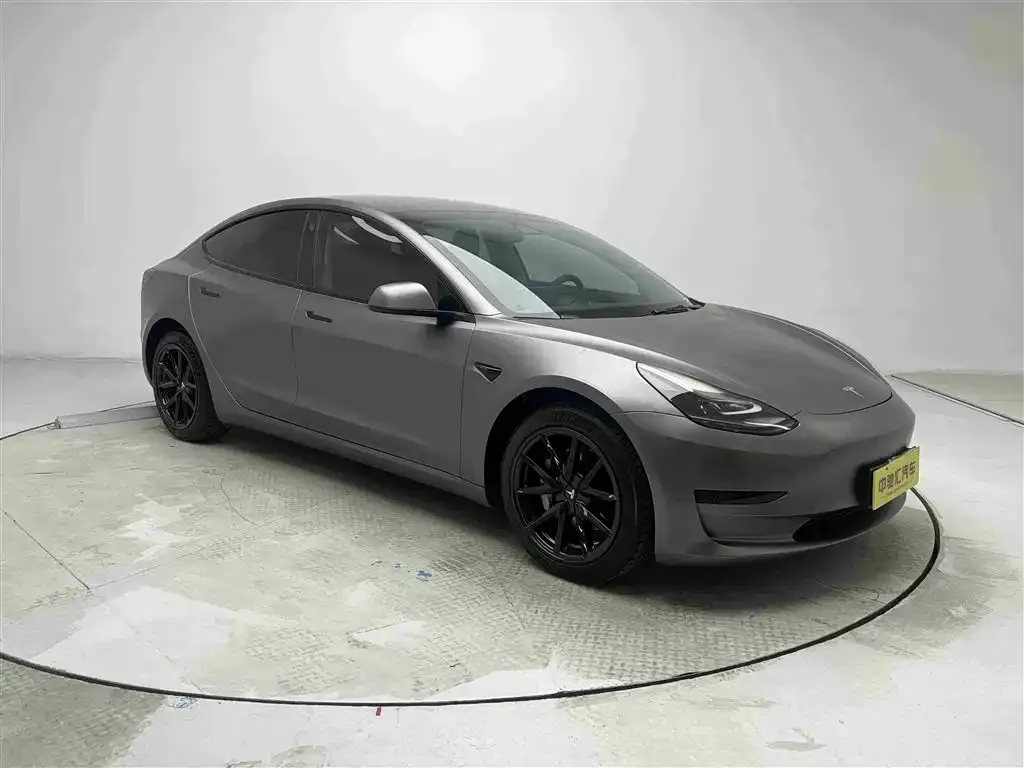 Tesla Model 3 — фото 10