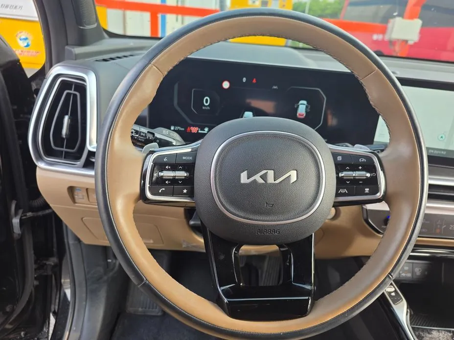 Kia Sorento — фото 5