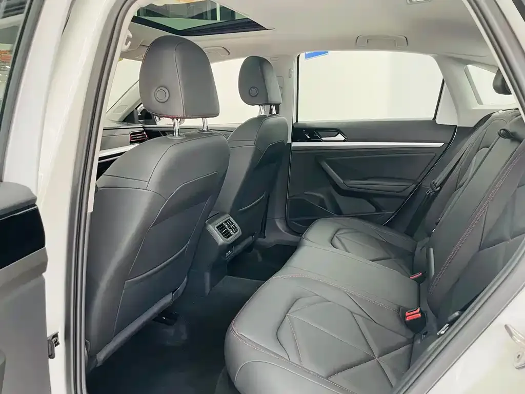 Volkswagen Lavida 2024 из CN, фото 4