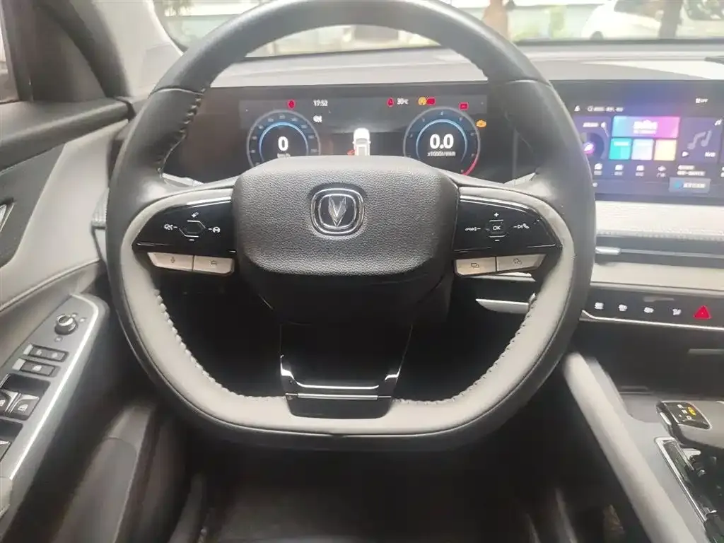 Changan CS75PLUS — фото 3