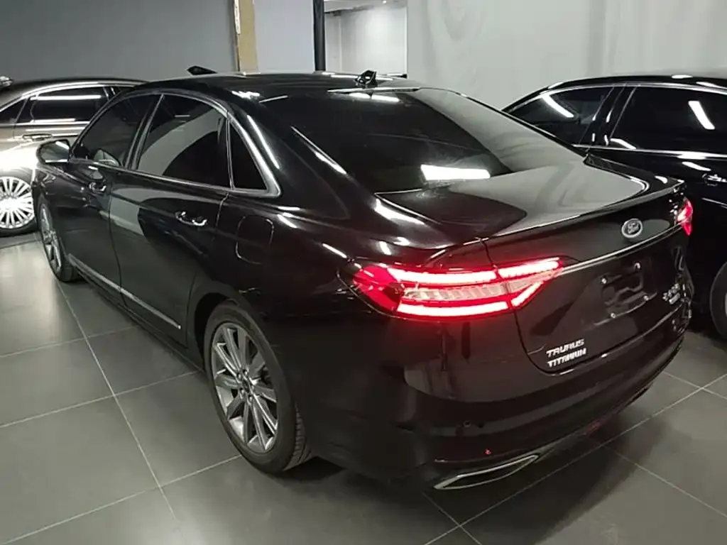 Ford Taurus 2021 из CN, фото 7