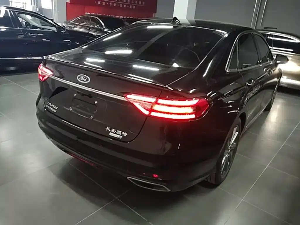 Ford Taurus 2021 из CN, фото 3