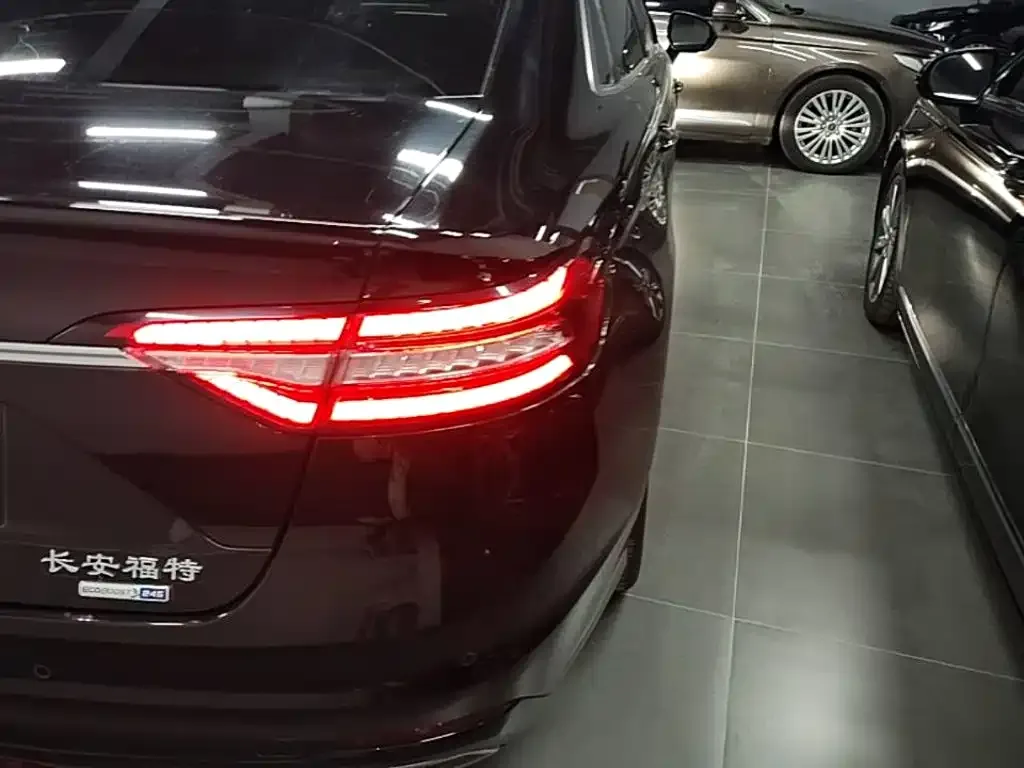 Ford Taurus 2021 из CN, фото 9