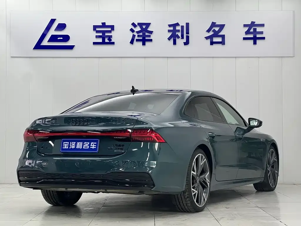Audi A7L — фото 6