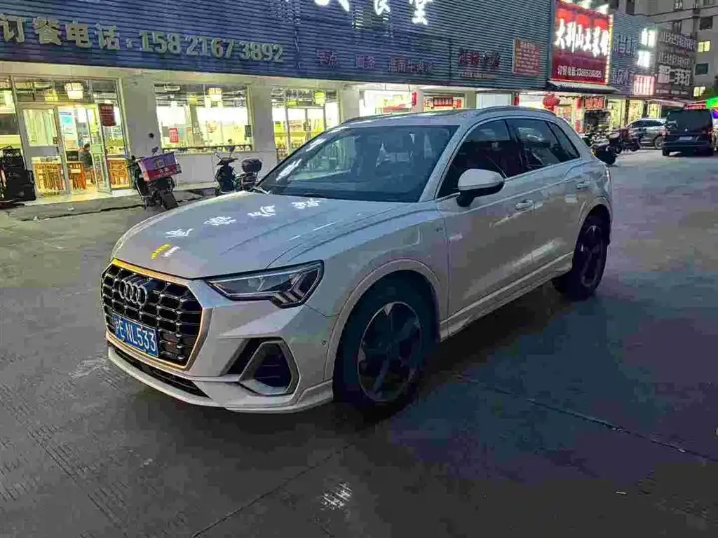 Audi Q3 — фото 1