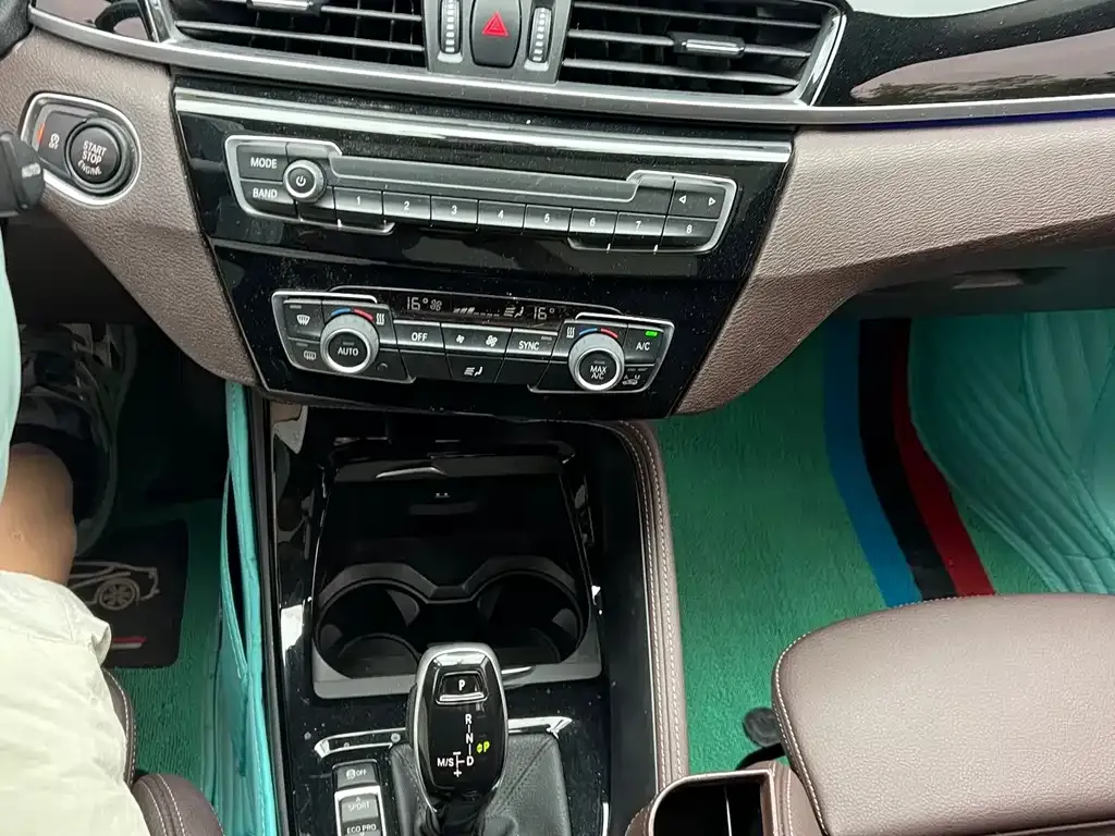 BMW X1 2021 из CN, фото 10