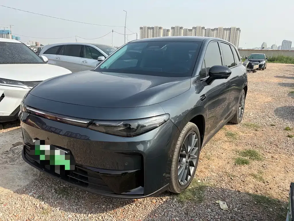 Leapmotor C10