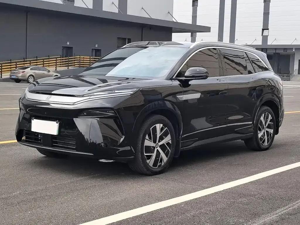 BYD Tang L
