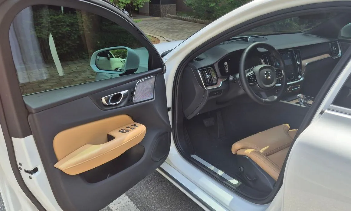 Volvo S60 2024 из KR, фото 10