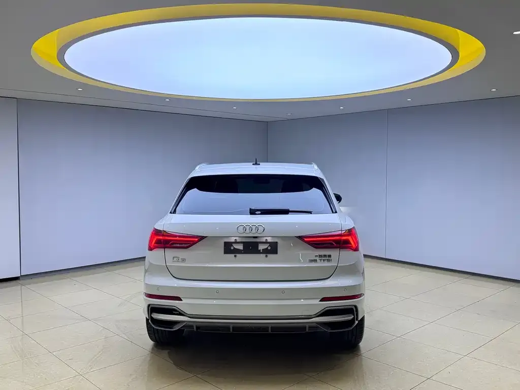 Audi Q3 — фото 10