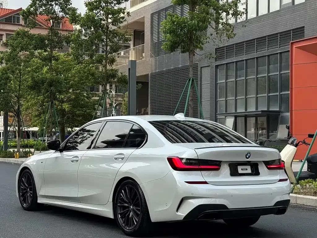 BMW 3 Series 2022 из CN, фото 4