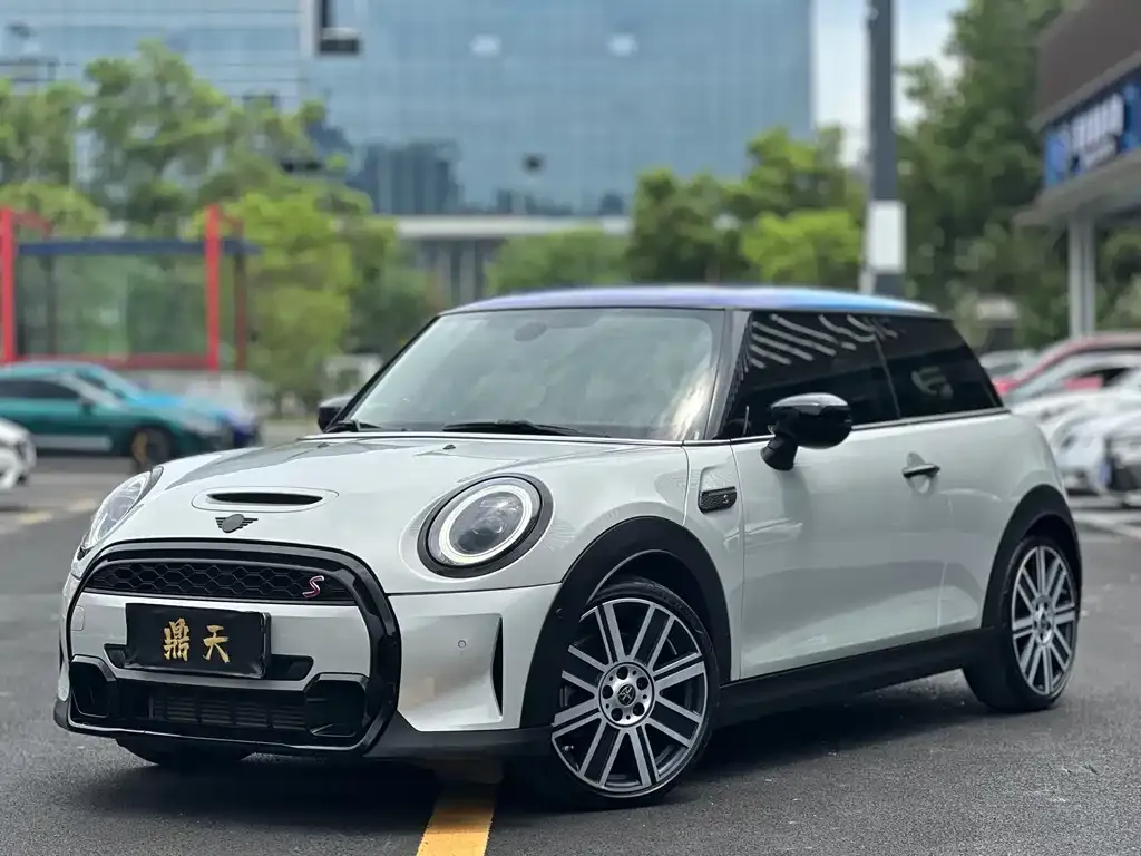 MINI Cooper (3-door) — фото 1