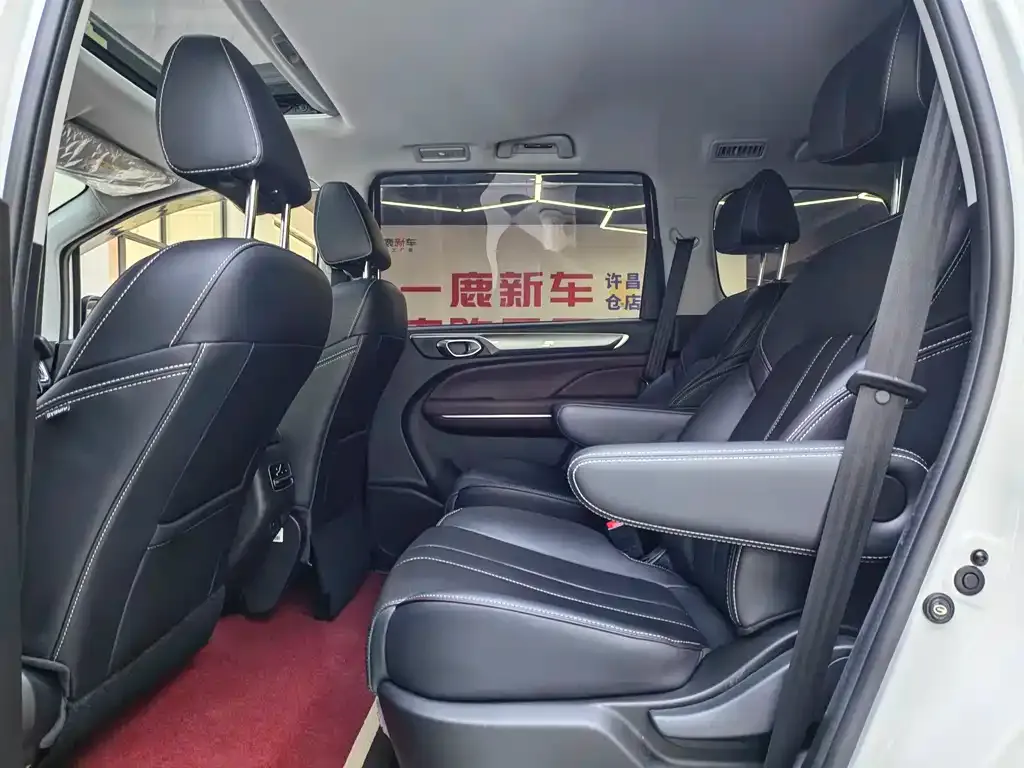 GAC Motor Trumpchi M6 — фото 3