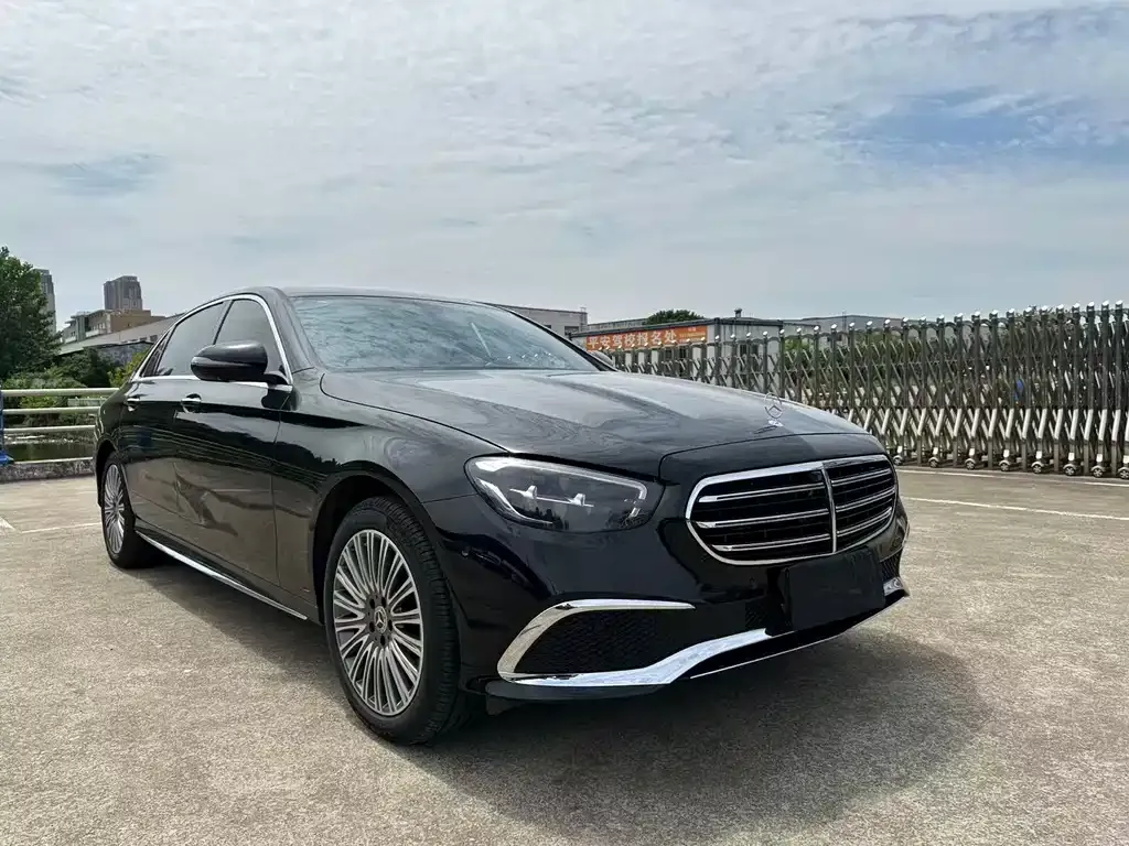 Mercedes-Benz E-Class — фото 5