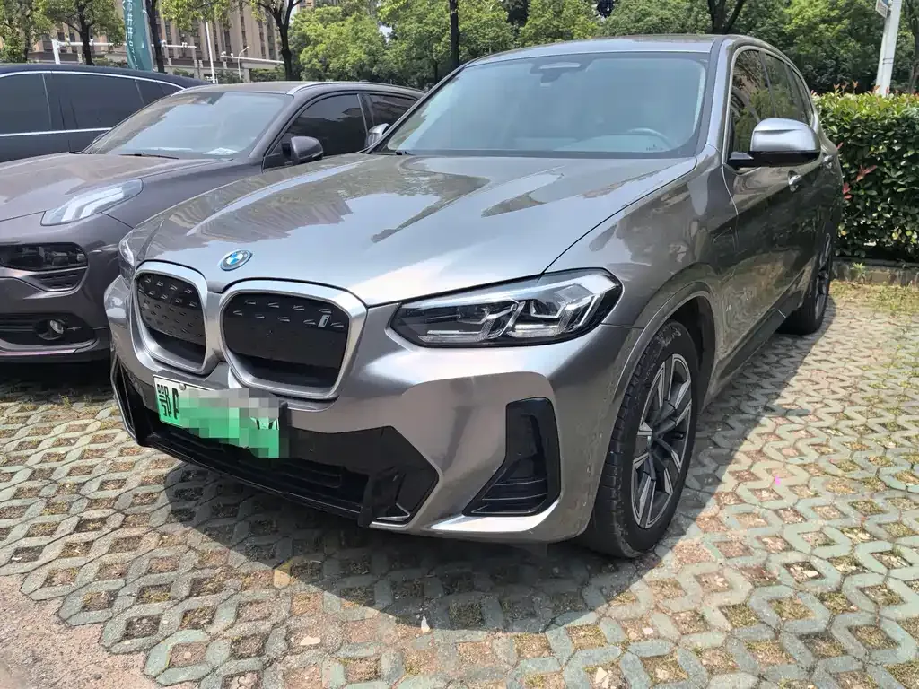 BMW iX3 — фото 1