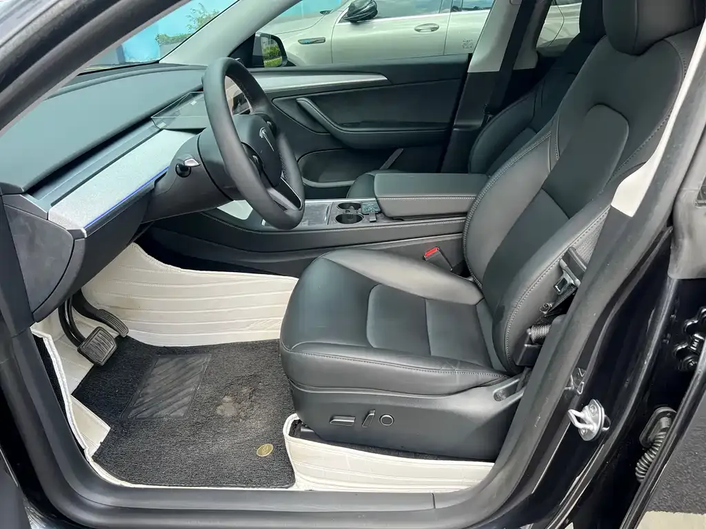 Tesla Model Y — фото 2