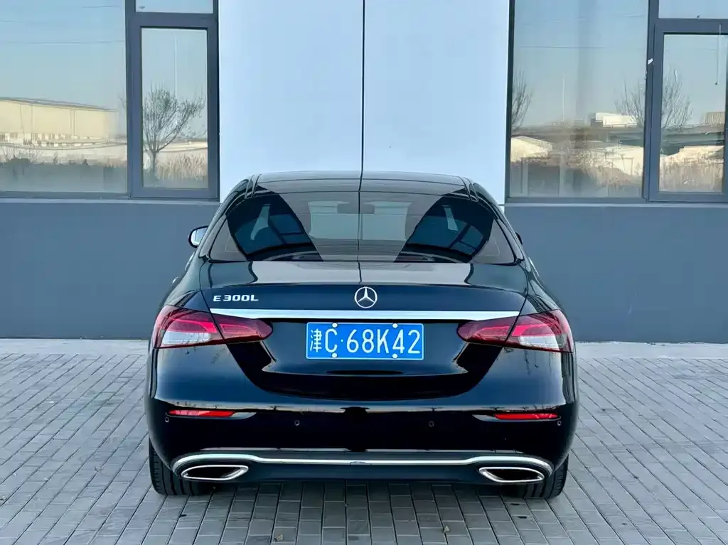 Mercedes-Benz E-Class — фото 5