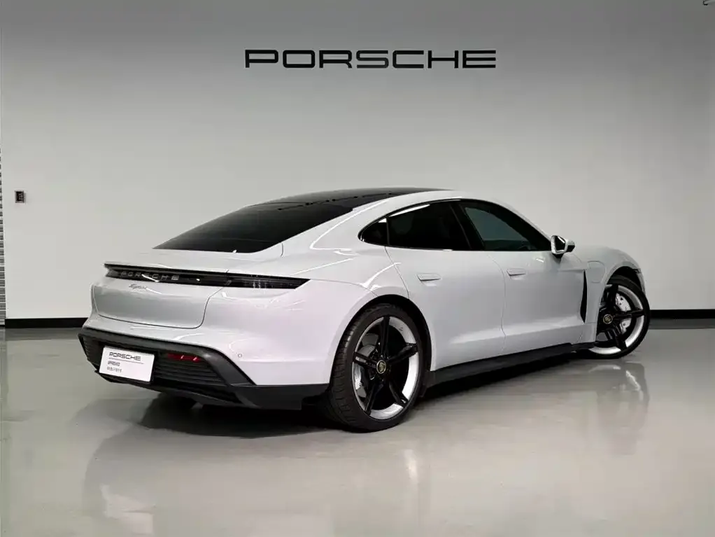 Porsche Taycan — фото 5