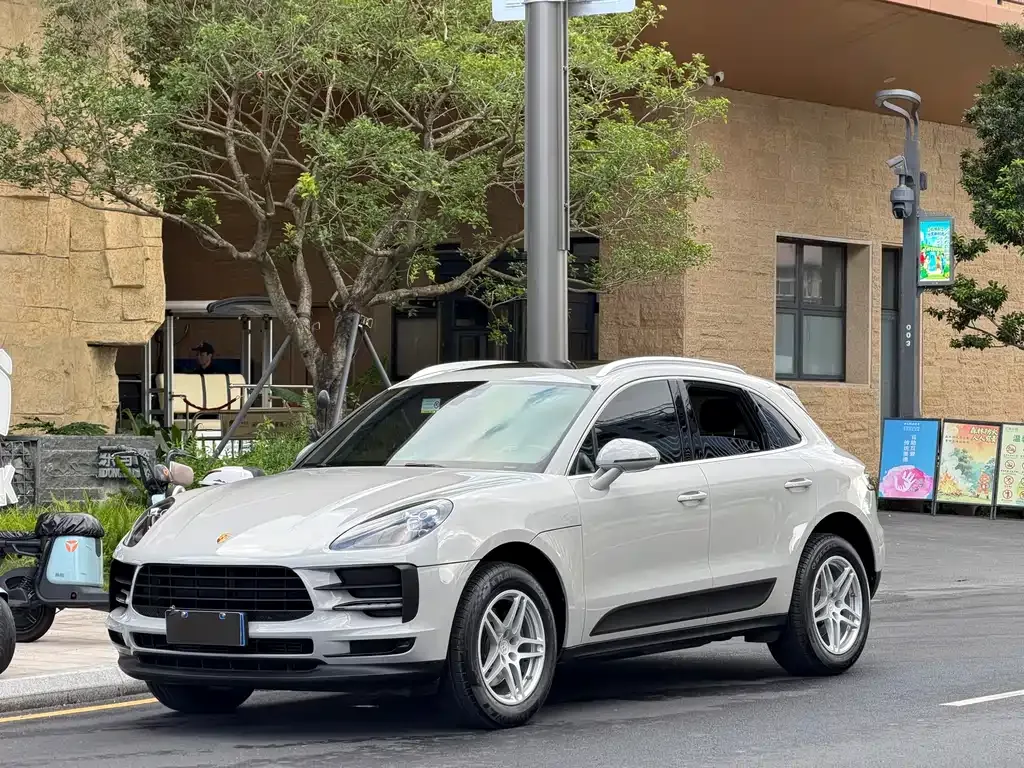 Porsche Macan — фото 1