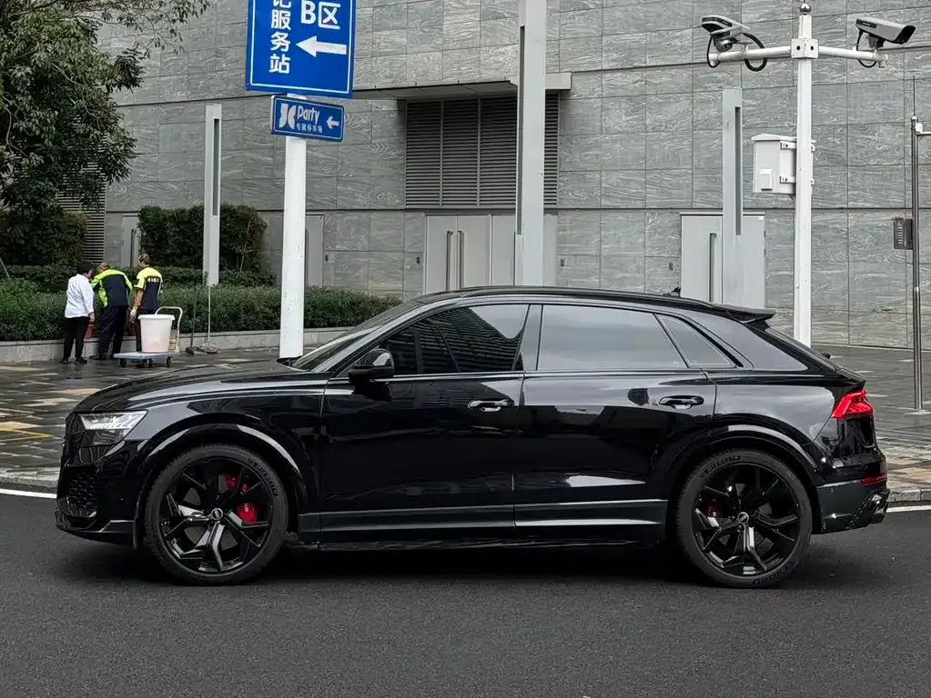 Audi RS Q8 2021 из CN, фото 5