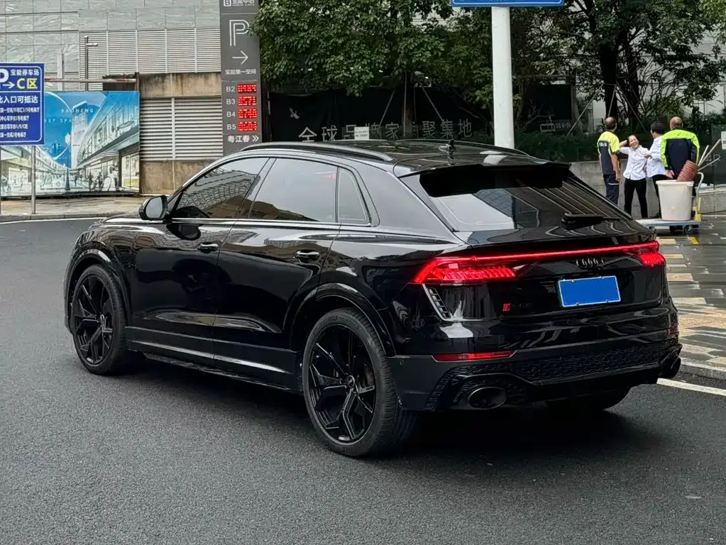 Audi RS Q8 2021 из CN, фото 8