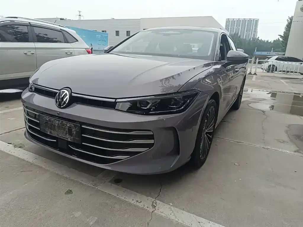 Volkswagen Passat — фото 1