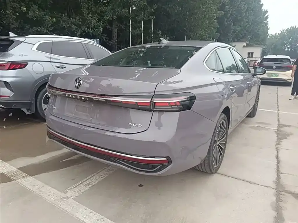 Volkswagen Passat — фото 7