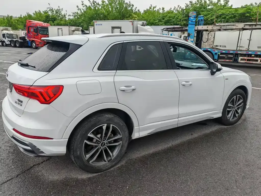 Audi Q3 — фото 5