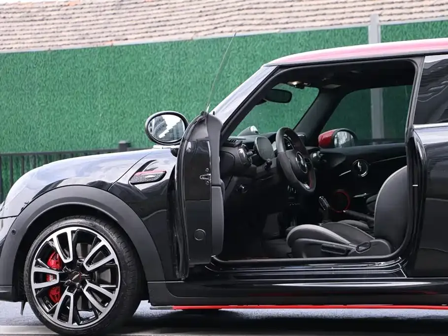 MINI JCW (John Cooper Works) — фото 9