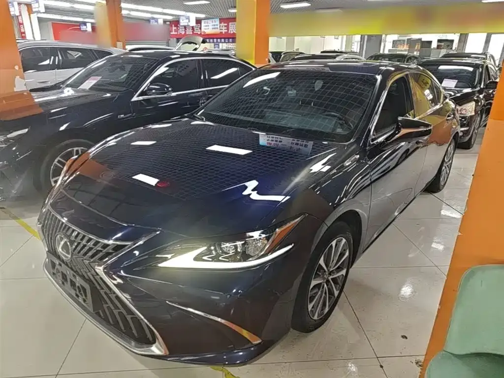 Lexus ES — фото 1