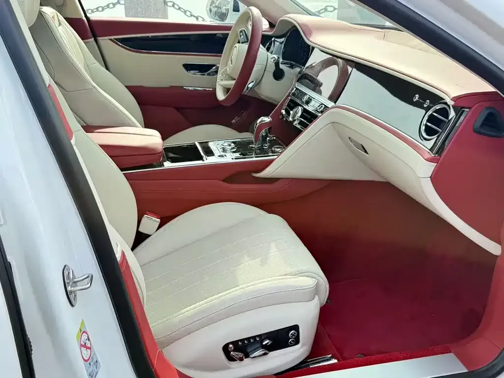 Bentley Flying Spur — фото 2