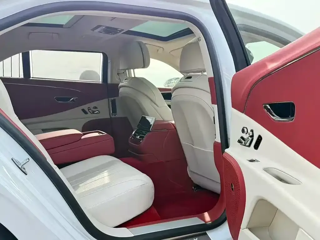 Bentley Flying Spur — фото 3