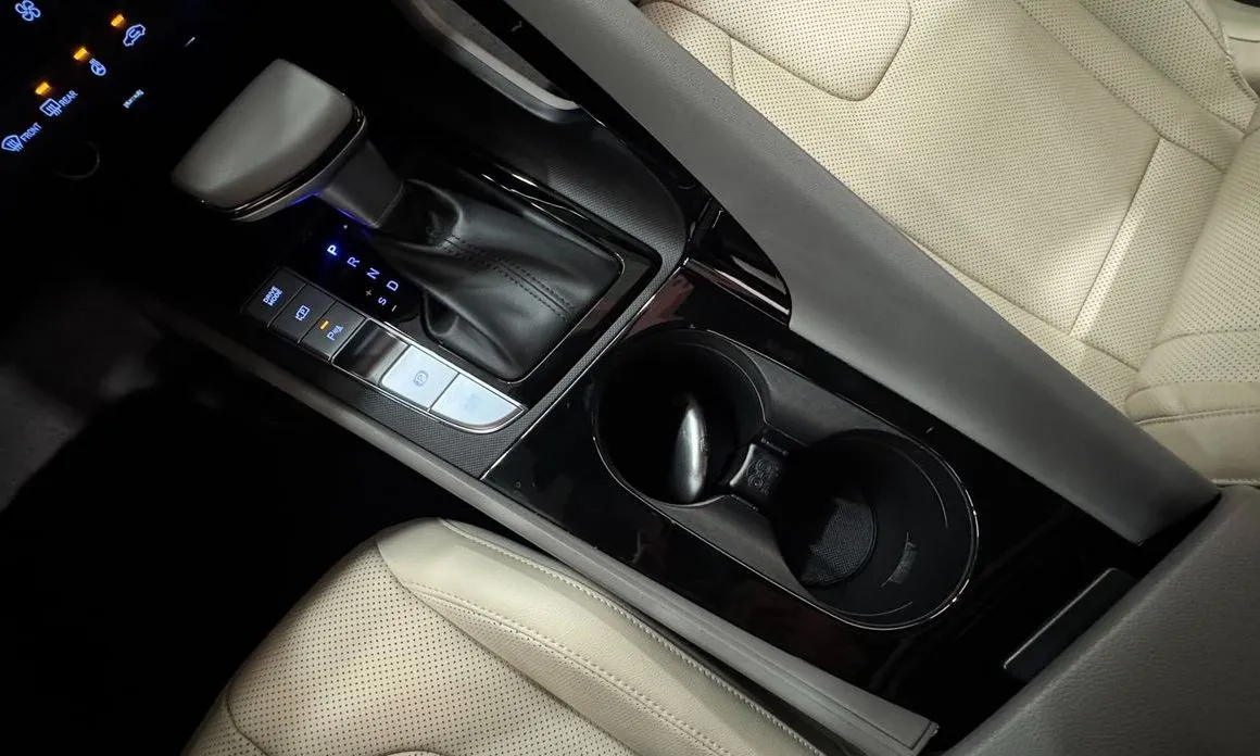 Hyundai AVANTE — фото 3